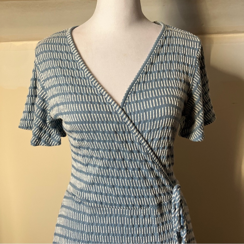 Caution to the Wind Baby Blue Faux Wrap Short Sleeve Mini Dress size Medium - Picture 5 of 8